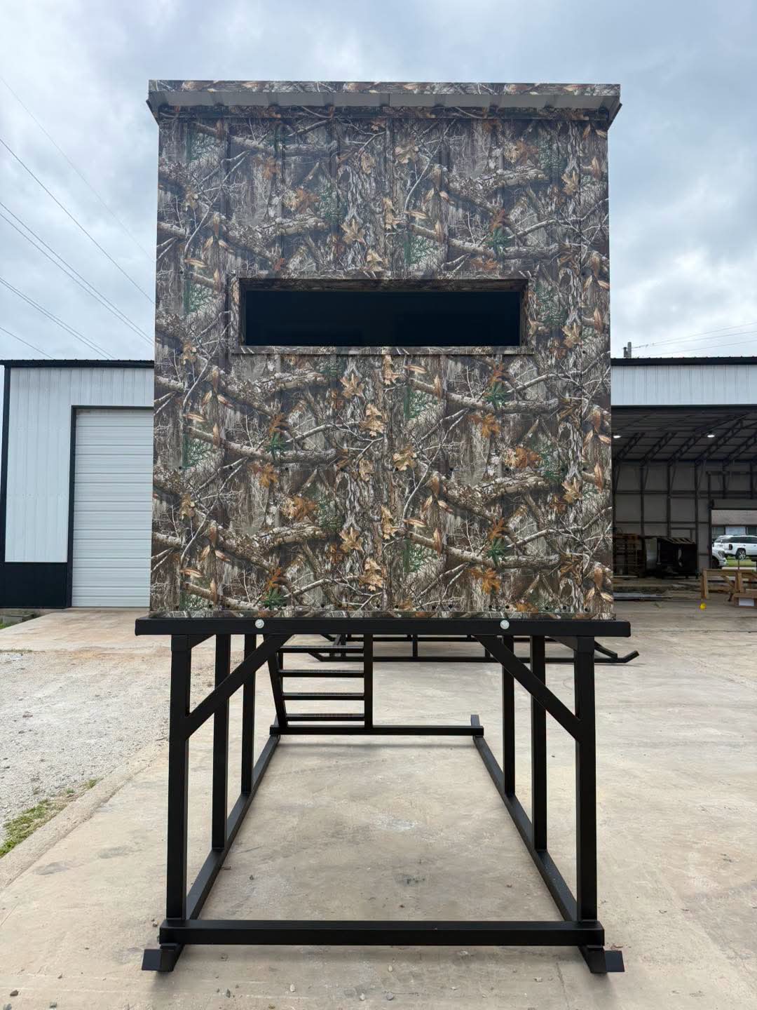 Premium 6×6 Elevated Hunting Blind